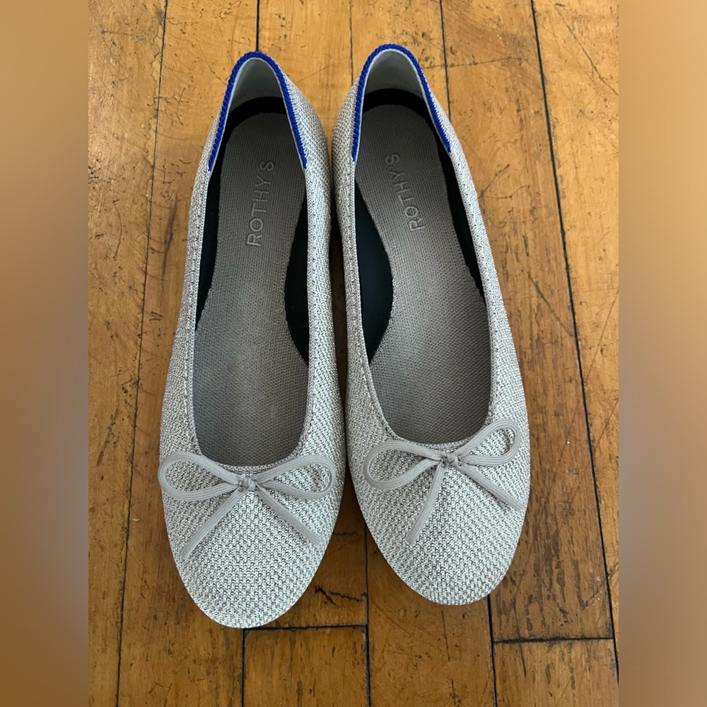 Rothy’s Platinum Metallic Ballet Flat in Size 8